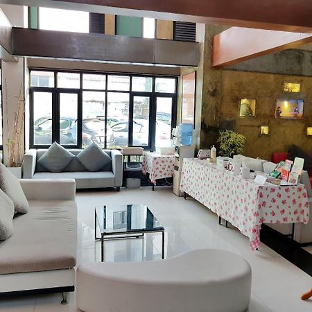 ראיונג Izen Budget Hotel & Residence מראה חיצוני תמונה