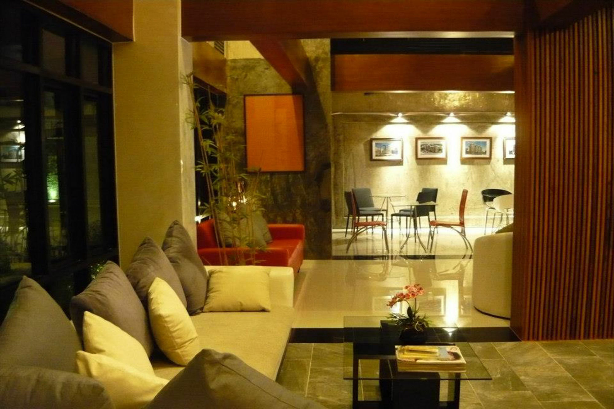 ראיונג Izen Budget Hotel & Residence מראה חיצוני תמונה